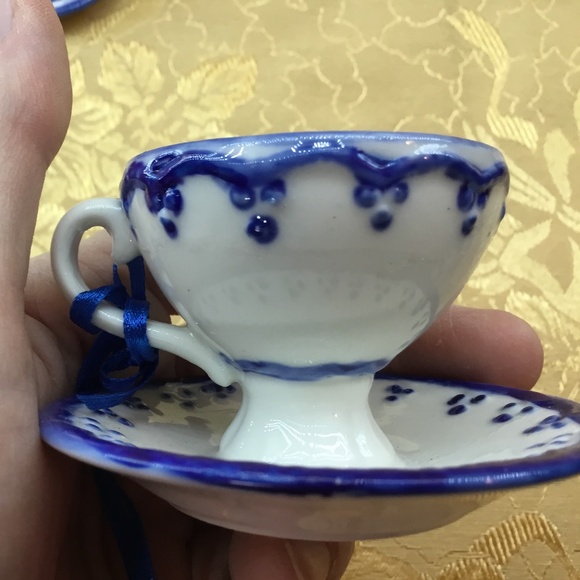 Kurt Adler 2" Porcelain Delft Blue Cup And Saucer Ornament Set Of 3 - Picture 6 of 12